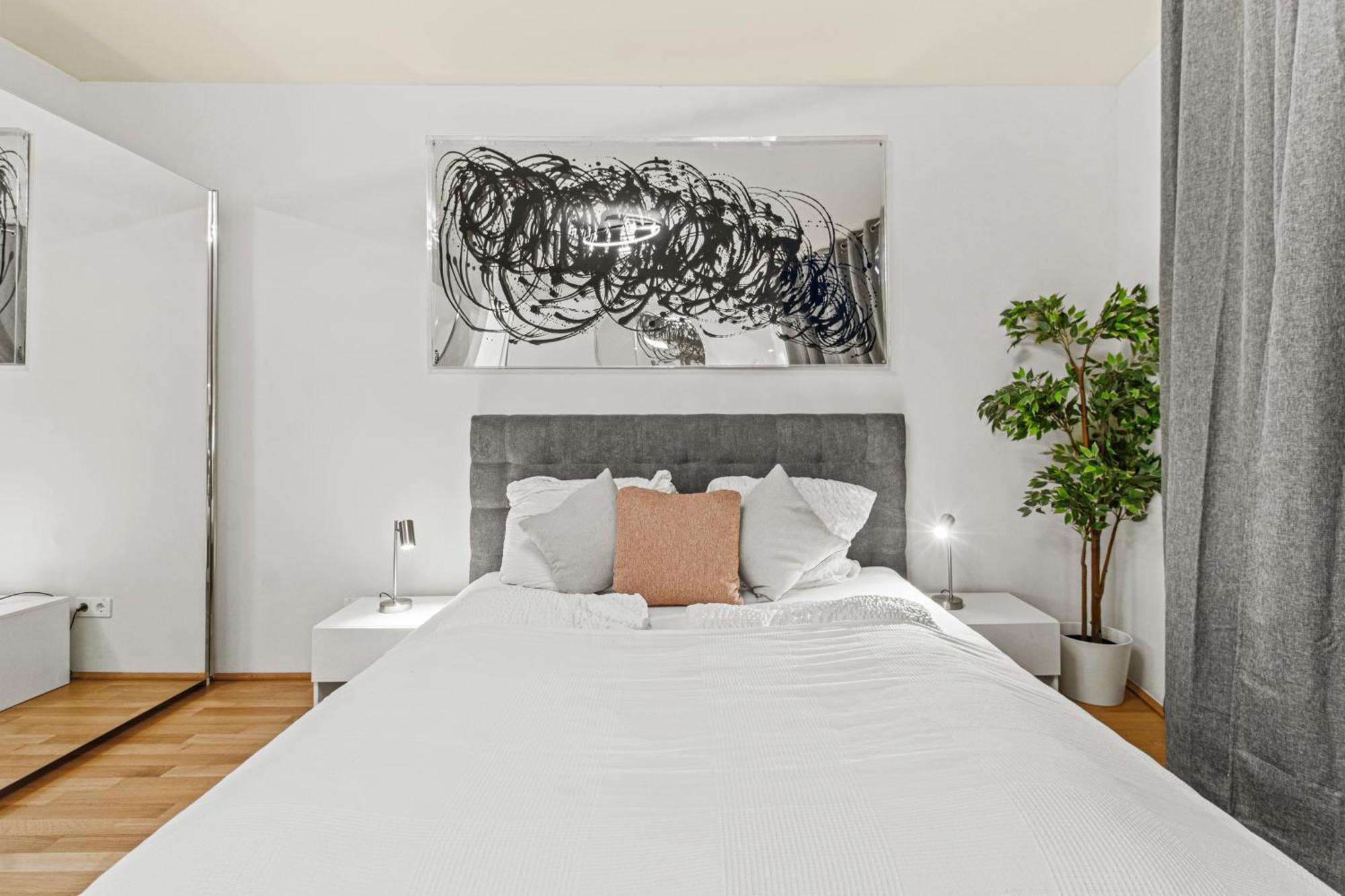 Balcony I 5 Minutes To Belvedere I Great Location 2 Minutes To Main Station * Wien