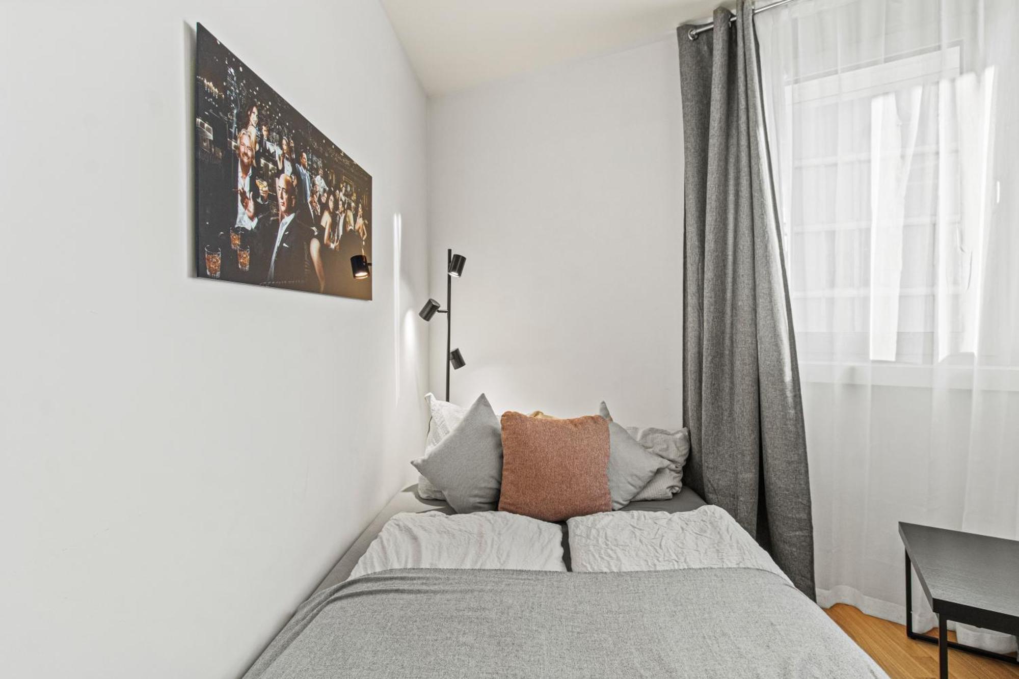 Apartment Balcony I 5 Minutes To Belvedere I Great Location 2 Minutes To Main Station